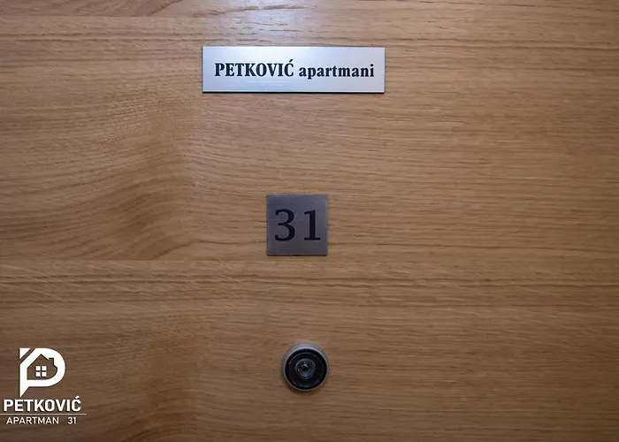 Petkovic 31 * Jagodina